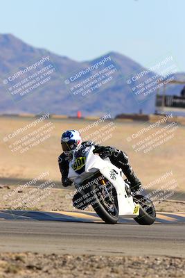 media/Jan-08-2022-SoCal Trackdays (Sat) [[1ec2777125]]/Turn 4 (1145am)/